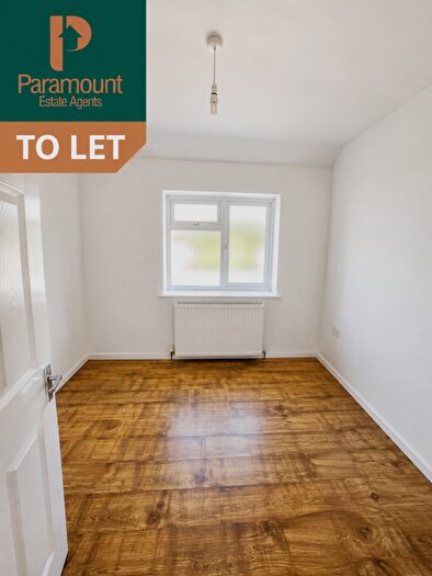 2 Bedroom Flat To Rent In Cranford Lane, Hounslow, TW5