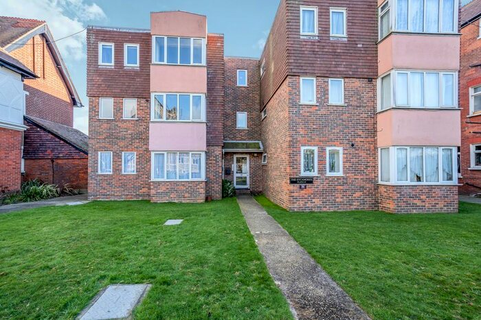 2 Bedroom Flat To Rent In Victoria Drive, Bognor Regis, PO21