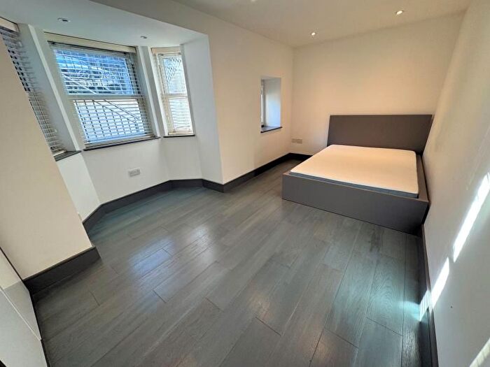 1 Bedroom Flat To Rent In Fortis Green, East Finchley, N2