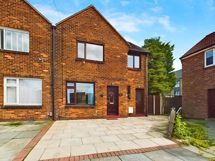 3 Bedroom Semi-Detached House To Rent In Redwood Avenue, Wigan, WN6