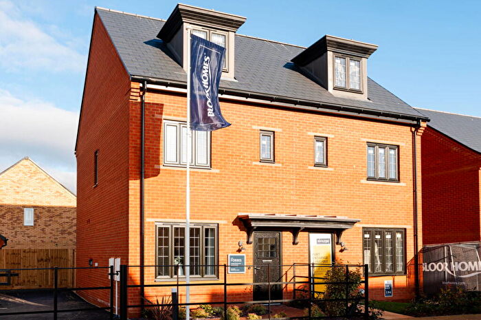 3 Bedroom Semi Detached House For Sale In Ashingdon Road, Rochford, SS4