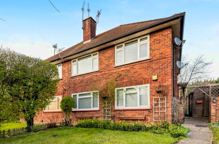 2 Bedroom Maisonette To Rent In Tolcarne Drive, Pinner, HA5