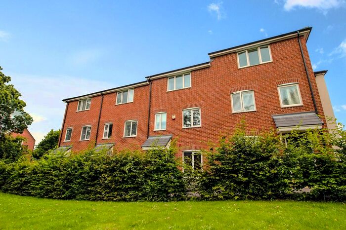 4 Bedroom Detached House To Rent In Firecracker Drive, Locks Heath, Southampton, SO31