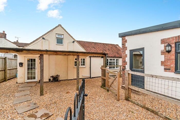 4 Bedroom Detached House For Sale In Hoopers Pool, Southwick, Trowbridge, BA14