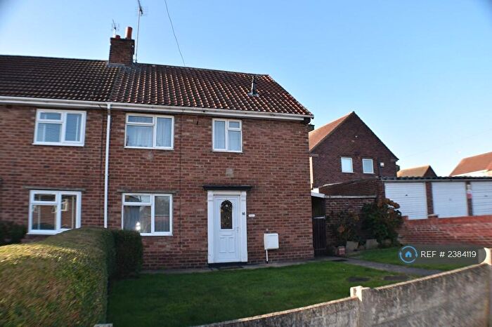 3 Bedroom Semi-Detached House To Rent In Prior Close, Sutton In Ashfield, NG17