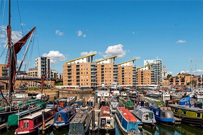 2 Bedroom Apartment For Sale In Basin Approach, E14