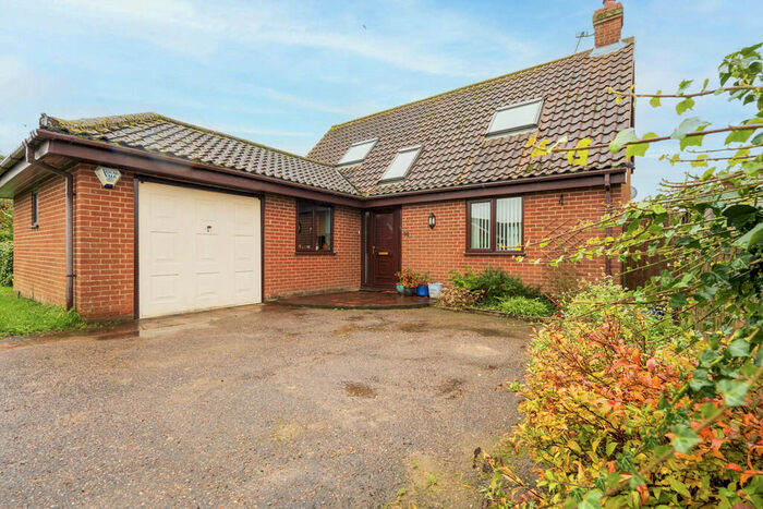 2 Bedroom Chalet For Sale In Norwich Road, Barnham Broom, NR9