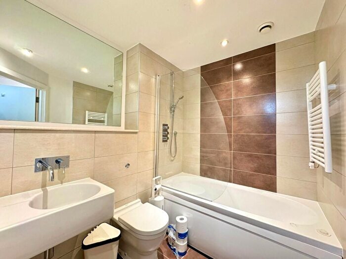 1 Bedroom Flat For Sale In Essex Street, Birmingham, B5