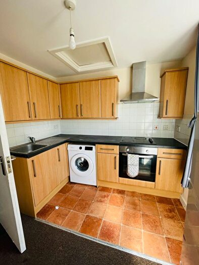 1 Bedroom Flat To Rent In Commercial Road, St Floor, London, E14
