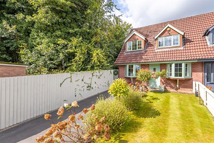 2 Bedroom End Of Terrace House For Sale In Oakleigh Rise, Northwich, CW8