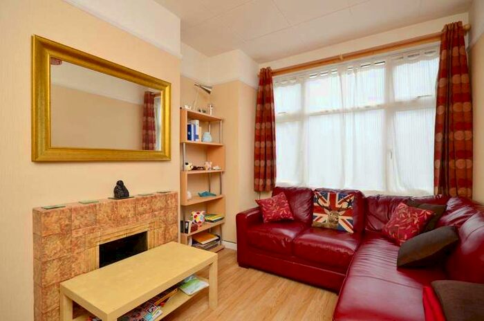 3 Bedroom Terraced House To Rent In Franklyn Road, Willesden, NW10