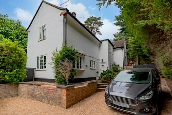 4 Bedroom Detached House To Rent In Crawley Wood Close, Camberley, GU15