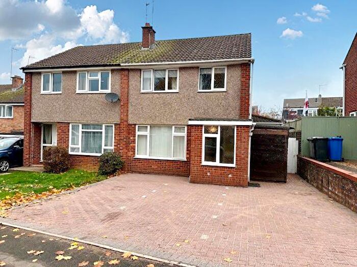 3 Bedroom Semi Detached House For Sale In Glenshee Close, Kettering, NN15