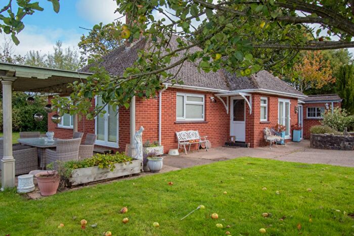 3 Bedroom Bungalow For Sale In Church Lane, Alfington, EX11