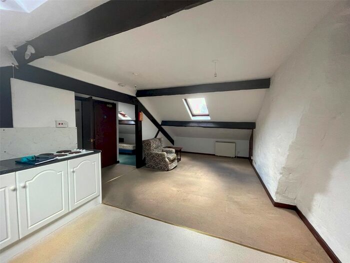 1 Bedroom Flat To Rent In Penrallt Street, Machynlleth, Powys SY20
