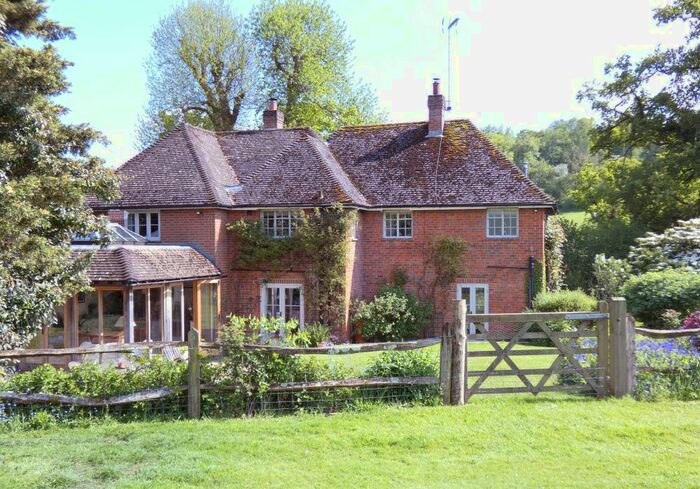 4 Bedroom Equestrian Property For Sale In Well Lane, Alton, GU34