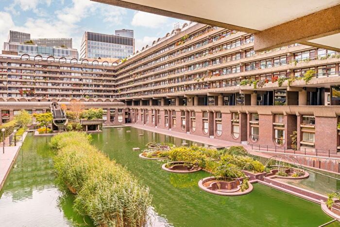 1 Bedroom Flat To Rent In Barbican, Andrewes House, EC2Y