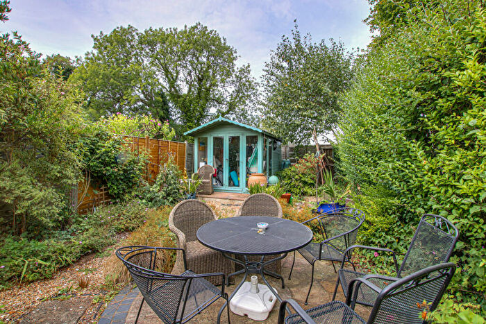 3 Bedroom Semi Detached House For Sale In Meonstoke, SO32