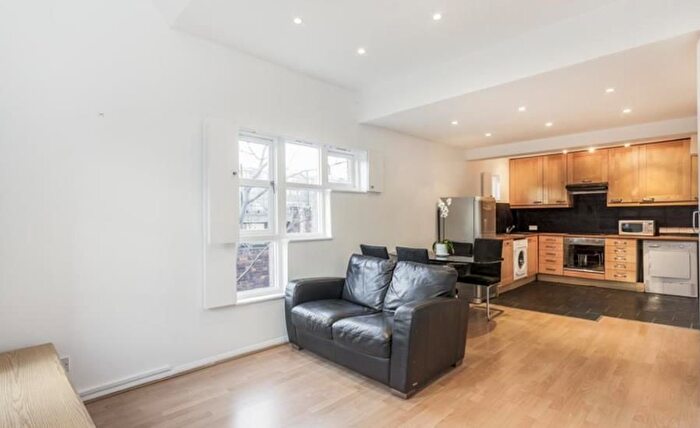 1 Bedroom Flat To Rent In Sussex Gardens, Paddington, London, W2