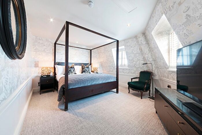 2 Bedroom Flat To Rent In Queen's Gate, London, SW7