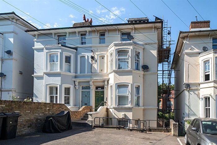 Studio For Sale In Buckland Hill, Maidstone, ME16