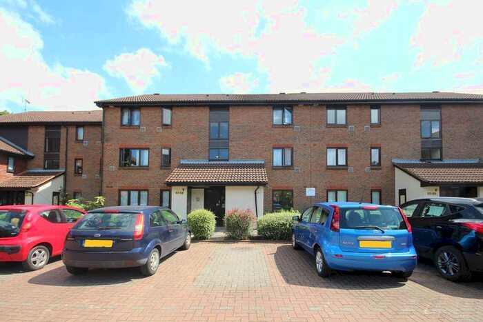 1 Bedroom Flat To Rent In Braybourne Drive, Isleworth, TW7