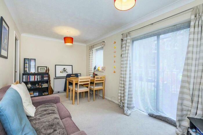 1 Bedroom Flat To Rent In Tinniswood Close, London, N5