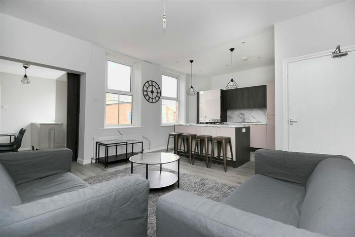 4 Bedroom Maisonette To Rent In Second Avenue, Heaton, Newcastle Upon Tyne NE6