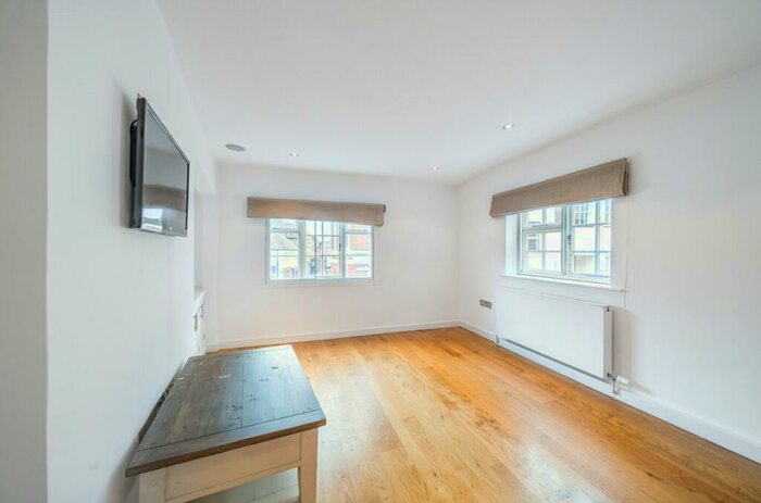 2 Bedroom End Of Terrace House For Sale In Castle Street, Castle Street, Guildford, Surrey, GU1