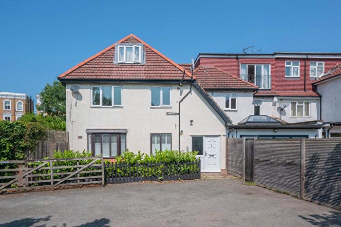 1 Bedroom Flat To Rent In Cavendish Road, Balham, London, SW12