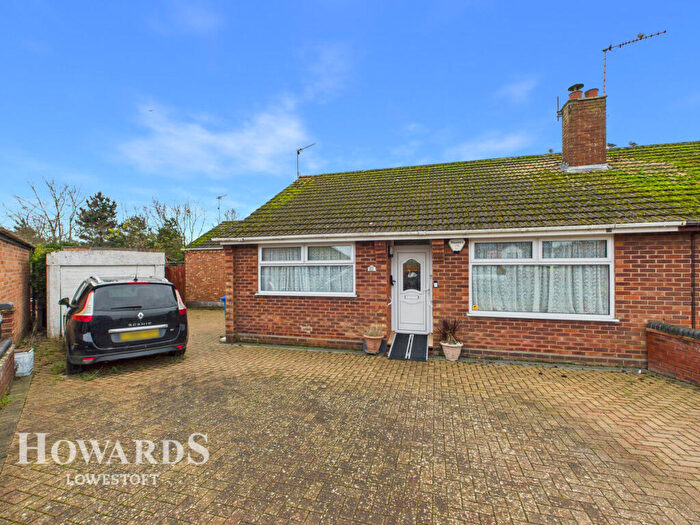 3 Bedroom Semi-Detached Bungalow For Sale In Colville Way, Lowestoft, NR33