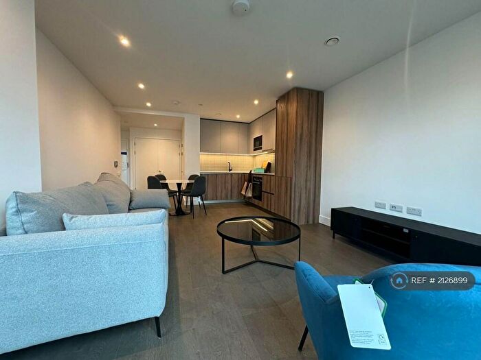 1 Bedroom Flat To Rent In Hawsbury Heights, London, SE17