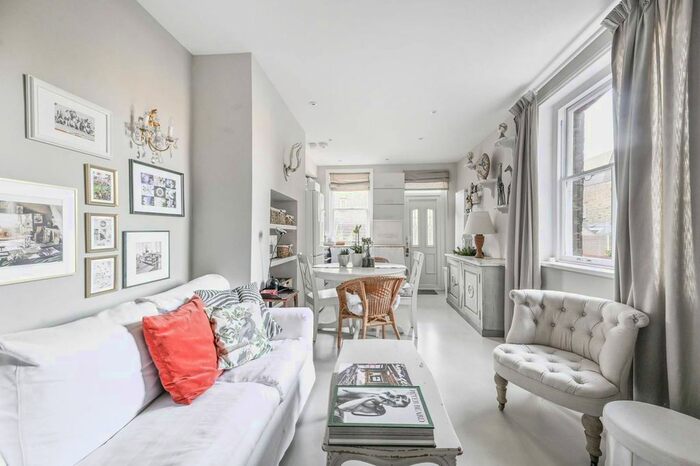 2 Bedroom Flat To Rent In Normanhurst Mansions, Munster Village, London, SW6