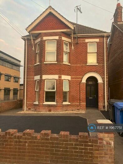 Studio To Rent In Wimborne Road, Poole, BH15