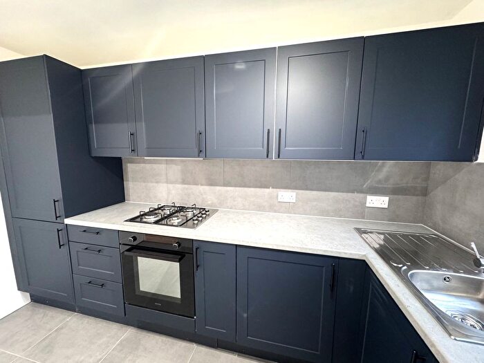 2 Bedroom Flat To Rent In Amersham Hill, High Wycombe, HP13