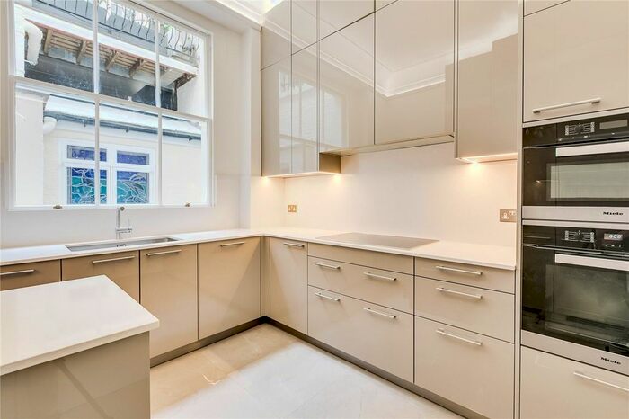 3 Bedroom Flat To Rent In Rutland Gate, Knightsbridge, London, SW7