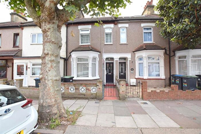 4 Bedroom House To Rent In Junction Road, London, N9