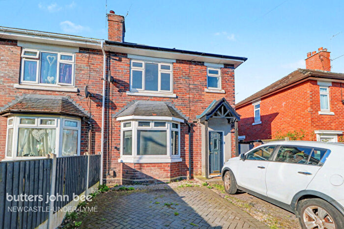 3 Bedroom Semi Detached House To Rent In Leveson Road, Stoke-On-Trent, ST4