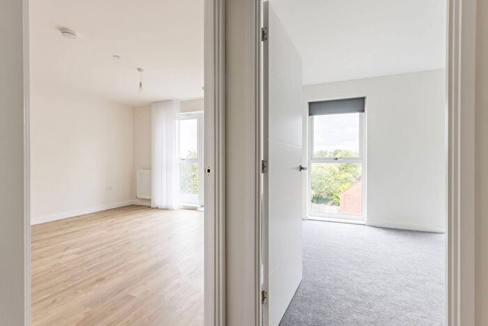 1 Bedroom Flat To Rent In Borders Lane, Loughton, IG10