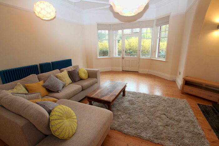 2 Bedroom Flat To Rent In Hillside, Clumber Road East, The Park, Nottingham, NG7