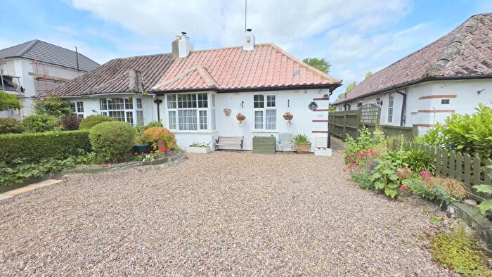 3 Bedroom Semi-Detached Bungalow For Sale In Billing Road East, Northampton, NN3