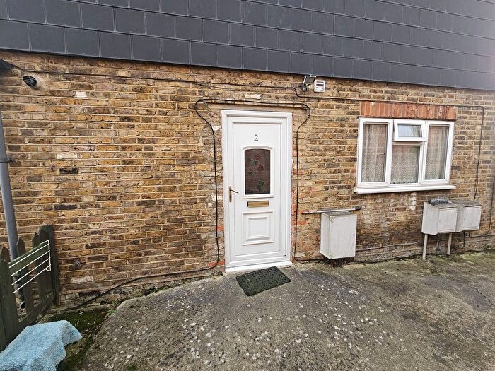 1 Bedroom Flat To Rent In Hilliers Avenue, Uxbridge, UB8