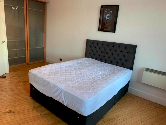 2 Bedroom Flat To Rent In Centaur House, Great George Street LS1
