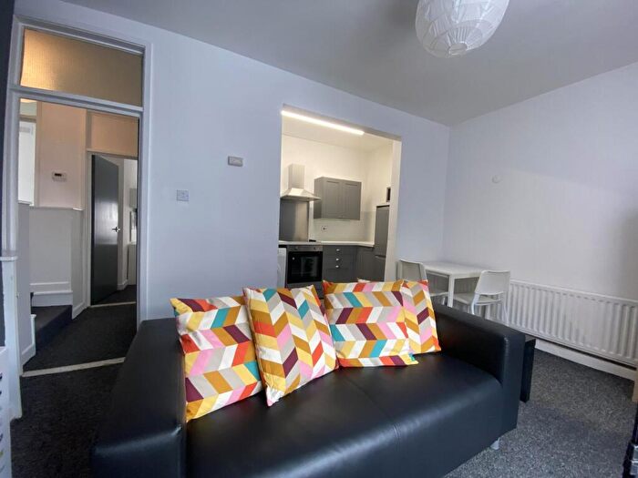 2 Bedroom Flat To Rent In St. Bride Street, Liverpool, L8