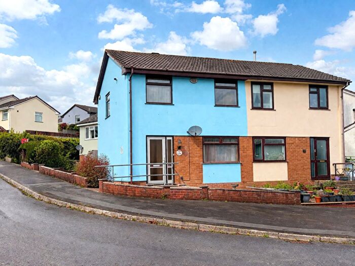 3 Bedroom End Terrace House For Sale In Castle Hill Gardens, Torrington, Devon, EX38