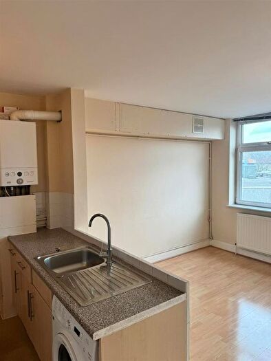 2 Bedroom Property To Rent In Cherrydown Avenue, London, E4