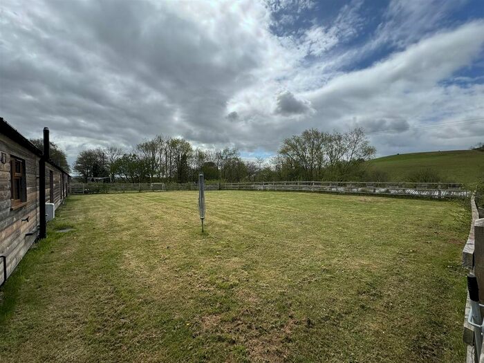 4 Bedroom Detached Bungalow To Rent In Whitnage Road, Sampford Peverell, Tiverton, EX16