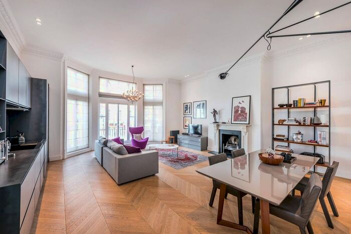 2 Bedroom Flat To Rent In Pont Street, Knightsbridge, London, SW1X