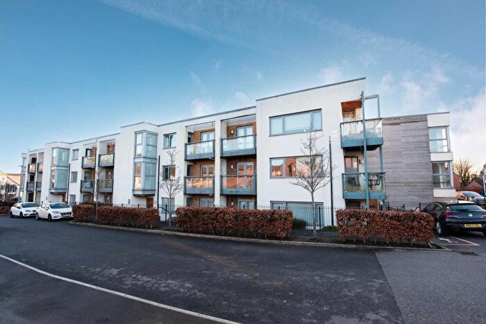 2 Bedroom Flat To Rent In Christie Lane, Salford, M7