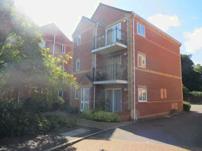 2 Bedroom Flat To Rent In Oaklands, Peterborough, PE1
